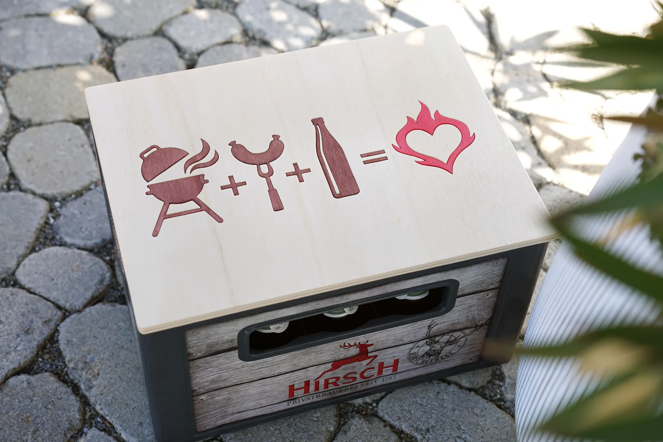 39-titel-01-bierkastensitz-diy-garten-laubsaege-dekupiersaege-vorlage