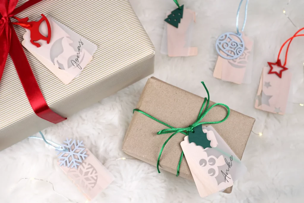 41-titel-01-geschenkanhaenger-weihnachten-deko-laubsaege-dekupiersaege-vorlage